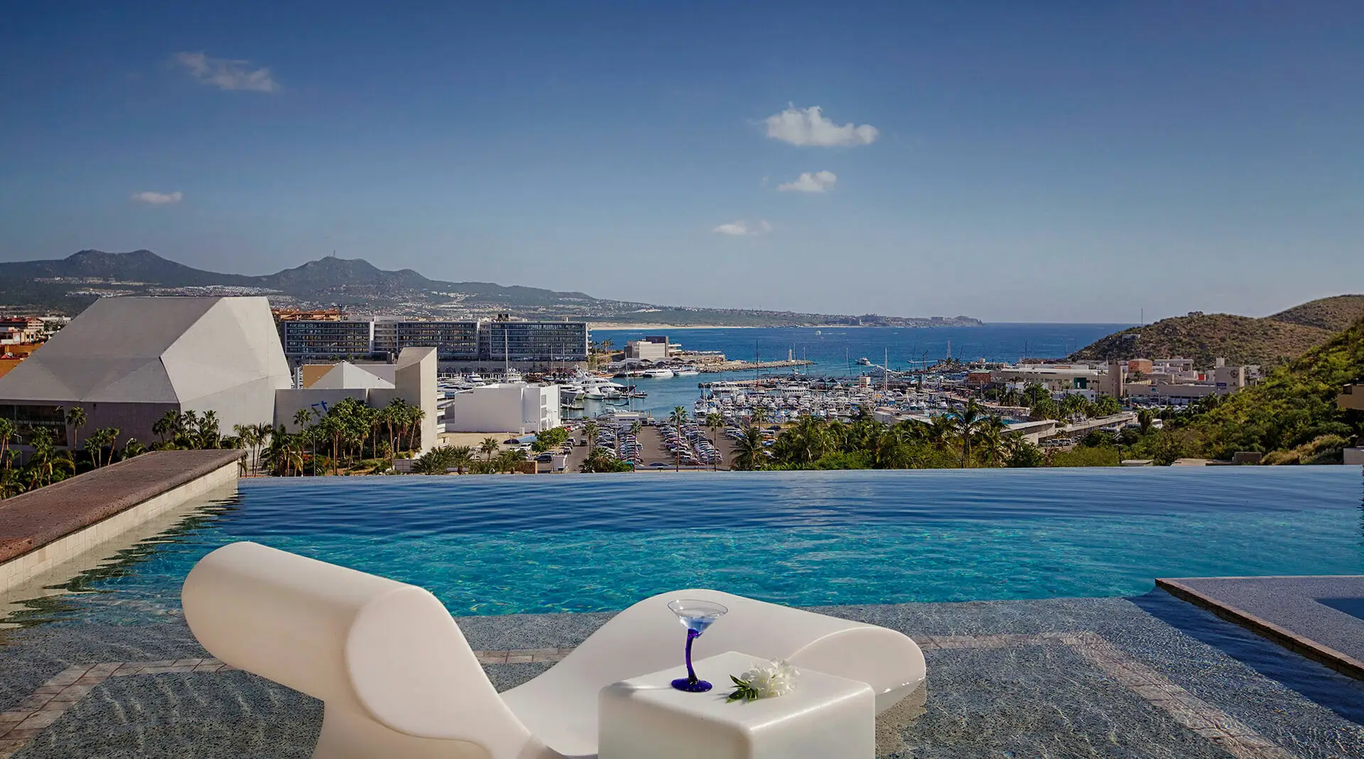 Exclusive Houses in Cove Club