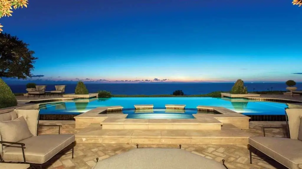 Ultra-Luxury Homes in Cove Club 